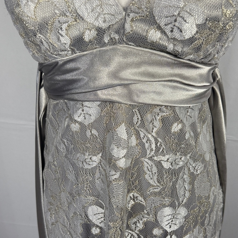 BARI JAY PETITE SILVER FLORAL LACE HALTER DRESS SZ 4 - Picture 5 of 11